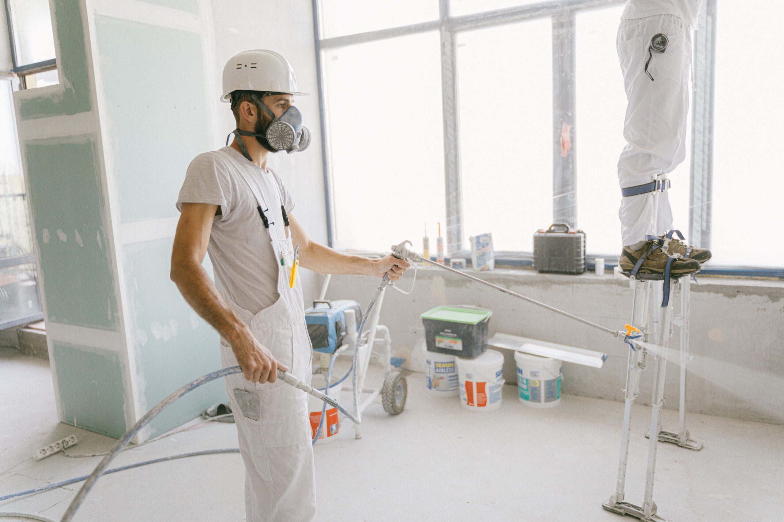 Peinture intérieure à Angoulême : moderniser les espaces avec des finitions soignées
